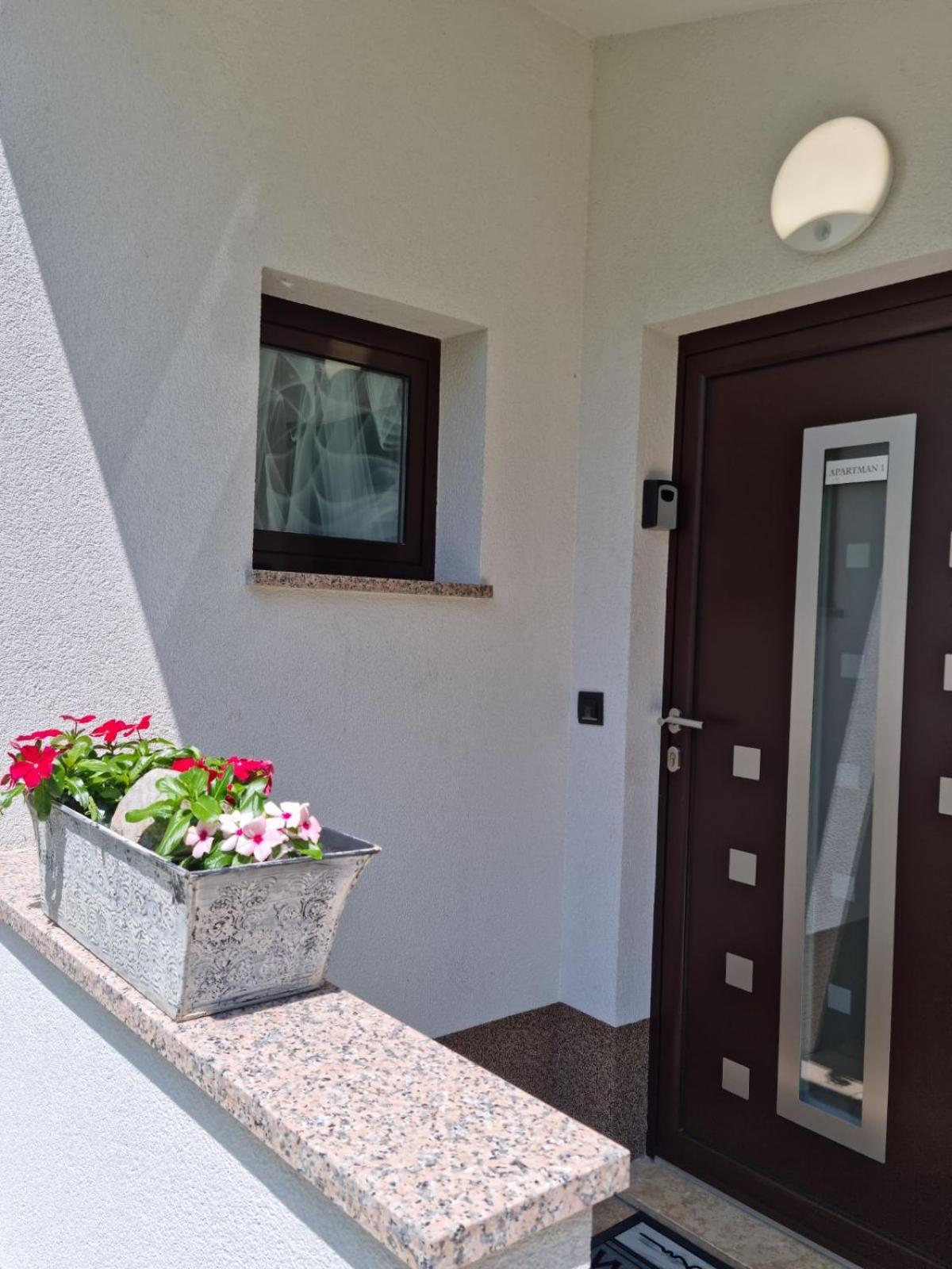 Apartmani Nika 1 Rijeka Bagian luar foto